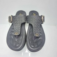 Ladies Black Shimmer Embossed Thong Sandal with Gold Buckle and Toe Ring – Quilted Cushion Comfort Chappal